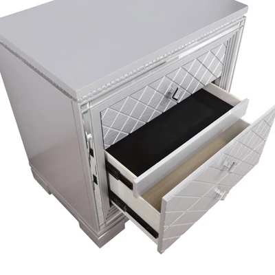 3pc Tenaya Bed With 2 Nightstands Set Silver/Gray - HOMES: Inside + Out 16 3pc Tenaya Bed With 2 Nightstands Set Silver/Gray - HOMES: Inside + Out - Image 14